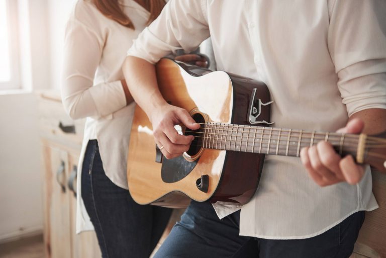 Learning Easy Guitar Melodies: The Joy of Playing Recognizable Tunes Early